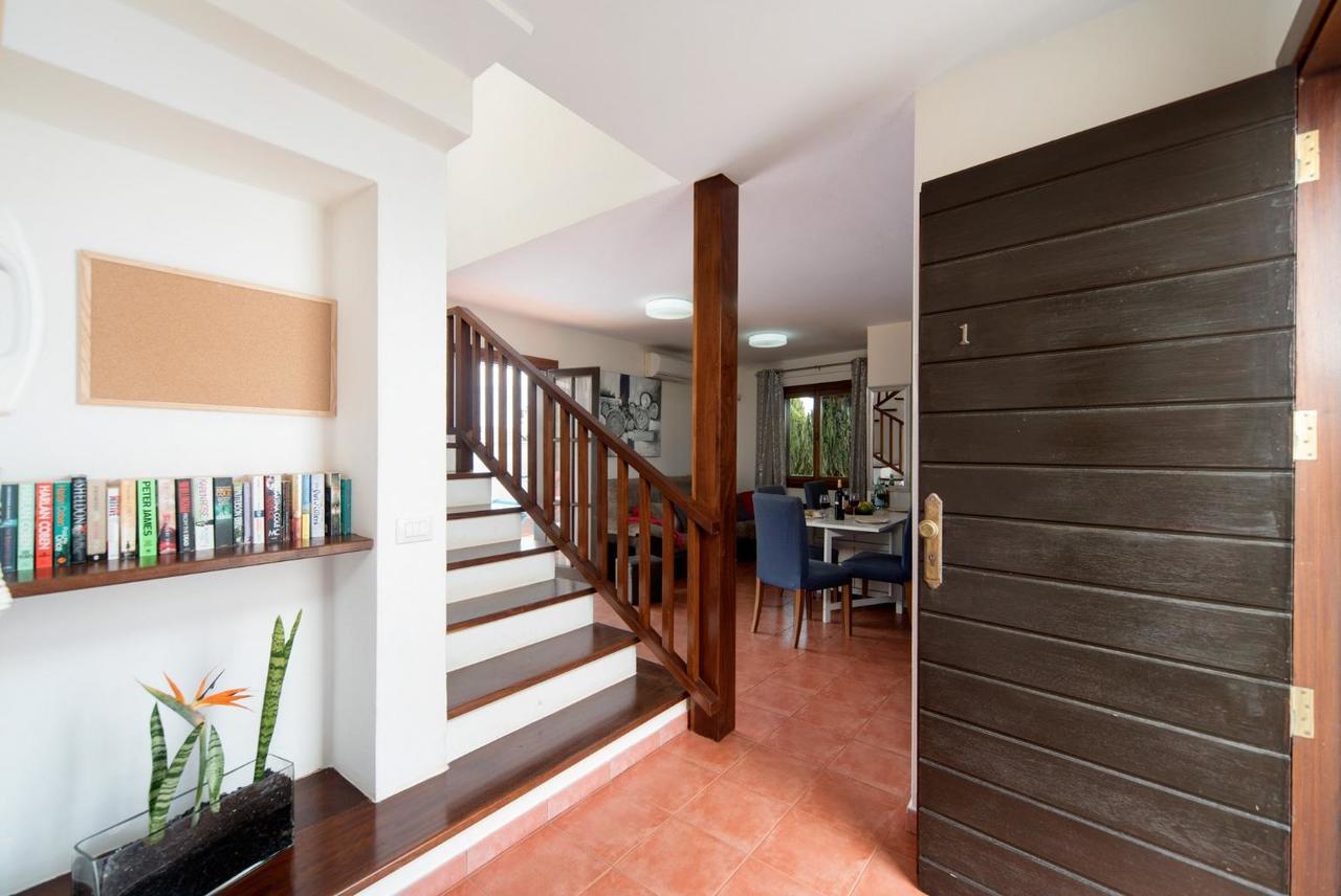 Villa Julianne 1 بويرتو ذيل كارمين المظهر الخارجي الصورة