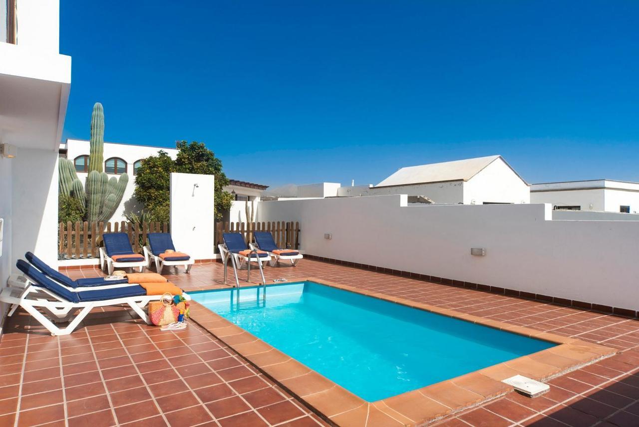 Villa Julianne 1 بويرتو ذيل كارمين المظهر الخارجي الصورة
