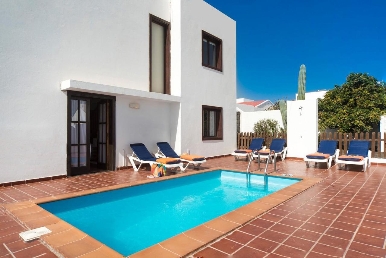 Villa Julianne 1 بويرتو ذيل كارمين المظهر الخارجي الصورة